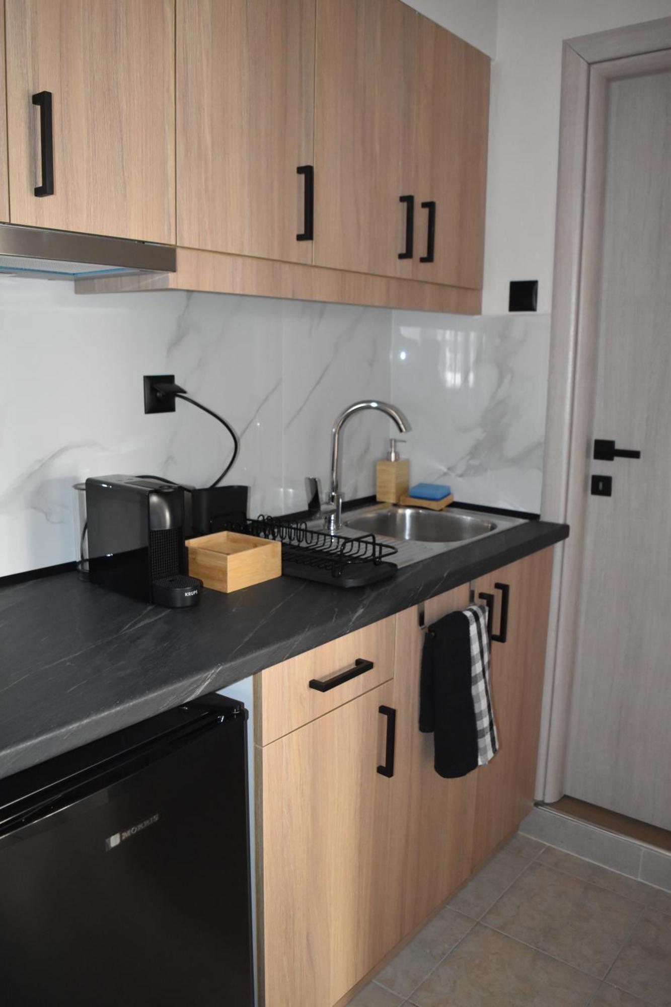 Pnoe Apartments Loutraki  Ngoại thất bức ảnh