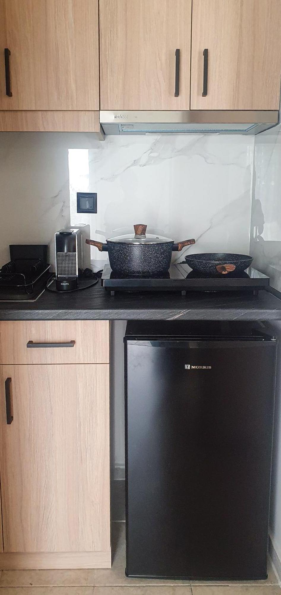 Pnoe Apartments Loutraki  Ngoại thất bức ảnh